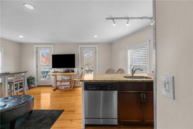 3 Spring St unit 2, Newport, RI 02840 - photo 2