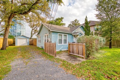 10940 Lasso Ln, Houston, TX 77079 - photo 2