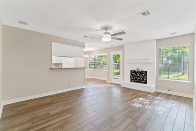 25814 Leafywood Dr, Spring, TX 77386 - photo 4