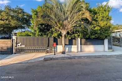 6809 Haywood St, Tujunga, CA 91042 - photo 2