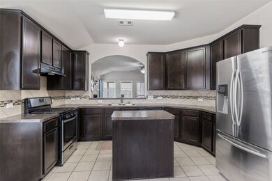 5229 Bailey Ln, Alvin, TX 77511 - photo 6