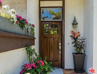 17213 Palisades Cir, Pacific Palisades, CA 90272 - photo 3