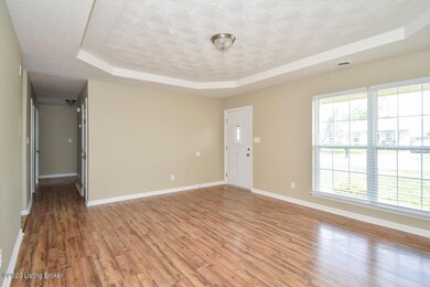 P2791089-02-Living Area-596605