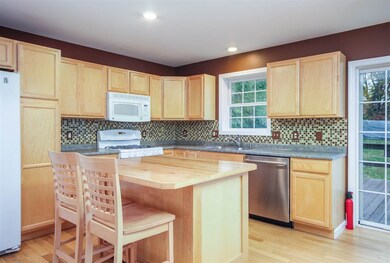 5 Camp St, Essex Junction, VT 05452 - photo 6