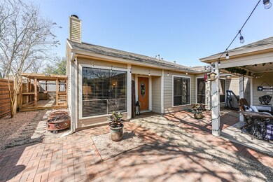 416 Towne Ct, Alvin, TX 77511 - photo 3