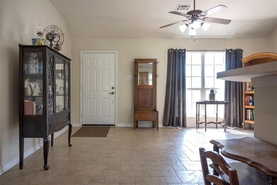 105 Sandalwood Ct, Weatherford, TX 76085 - photo 7