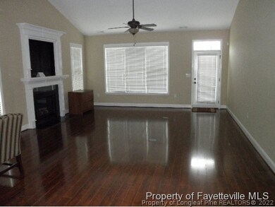 805 Falling Creek Ln, Fayetteville, NC 28304 - photo 3