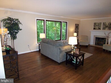 3306 Parkside Terrace, Fairfax, VA 22031 - photo 3