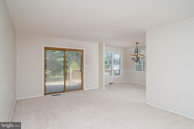 704 Covington Ct, Sykesville, MD 21784 - photo 6