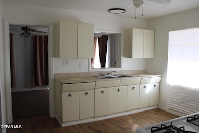 1405 Clausen Dr, El Paso, TX 79925 - photo 4