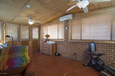 Large AZ Rm w/ Dual Pane Windows