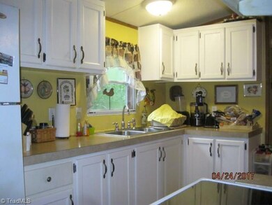 259 Emmanuel Church Rd, Asheboro, NC 27205 - photo 4