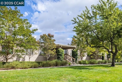 1601 Canyonwood Ct unit 8, Walnut Creek, CA 94595 - photo 2