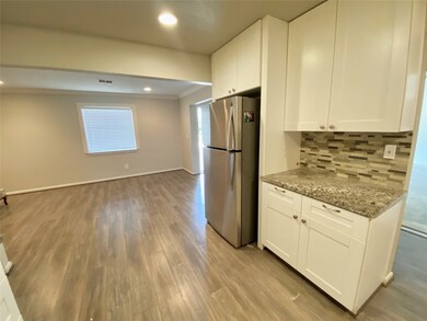 7102 Shady Arbor Ln, Houston, TX 77040 - photo 6