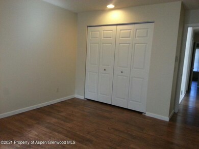 LEFTBEDROOM