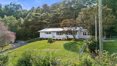 2497 Addington Bridge Rd, Franklin, NC 28734 - photo 2