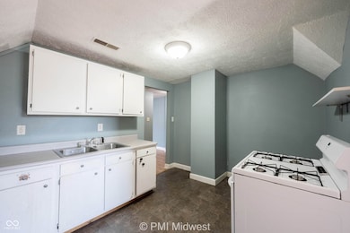 921 S Buckeye St unit 4, Kokomo, IN 46901 - photo 4