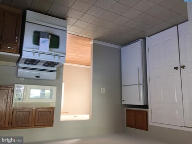 13 N Walnut Cir, West Berlin, NJ 08091 - photo 4