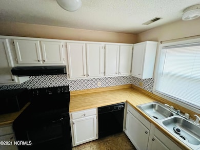 124 Greenford Place, Jacksonville, NC 28540 - photo 4