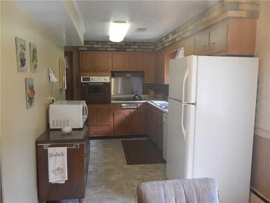 Kitchen. Eat in kitchen