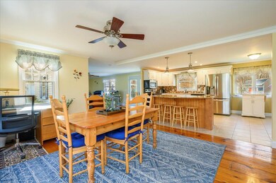 05-Dining Room