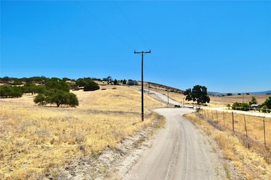 54421 Bradley Lockwood Rd, Bradley, CA 93426 - photo 2