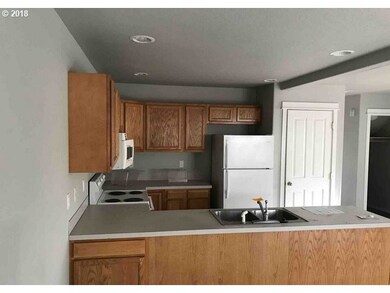 1215 SW Nye Ave, Pendleton, OR 97801 - photo 3