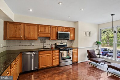 9097 Golden Sunset Ln, Springfield, VA 22153 - photo 5