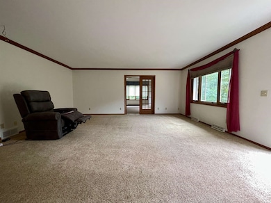 404 Bramble Ln, Brooklyn, WI 53521 - photo 2