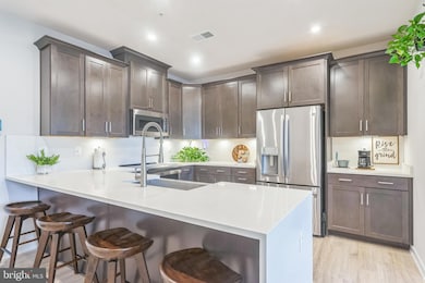 20306 Newfoundland Square, Ashburn, VA 20147 - photo 4