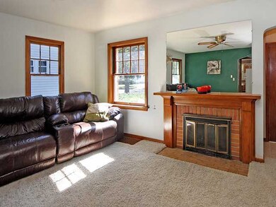 545 N Dexter Dr, Lansing, MI 48910 - photo 4