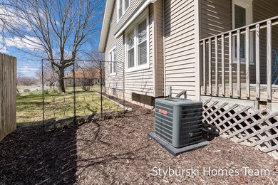 2626ByronCenterAve-7LoRes