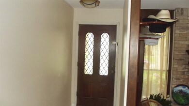 2008 Franklin Cir, Rosenberg, TX 77471 - photo 3