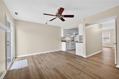 2302 Catamaran Ct, Virginia Beach, VA 23451 - photo 3