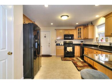 Eat-In Kitchen