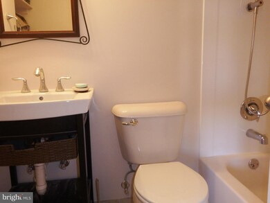 554 West Ct unit 554, Glen Burnie, MD 21061 - photo 5