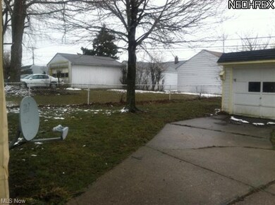 18208 Edinboro Ave, Maple Heights, OH 44137 - photo 4