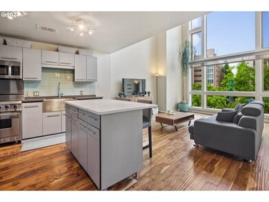 Kitchen/Living Room
