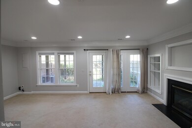 4072 Walnut Cove Cir, Fairfax, VA 22033 - photo 3