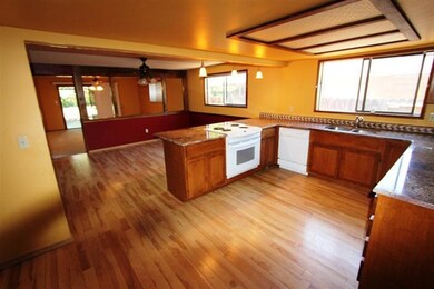 644 Rose Valley Ct, Central Point, OR 97502 - photo 5