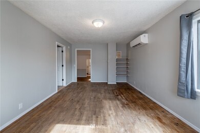 325 S Chelan Ave, Wenatchee, WA 98801 - photo 4