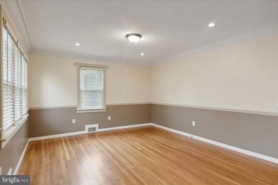 230 Forrest Ave, Folsom, PA 19033 - photo 2