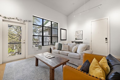 907 Duncan Ln unit 302, Austin, TX 78705 - photo 5