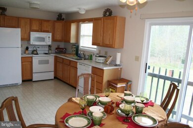 26425 Meadow Wood Dr, Mechanicsville, MD 20659 - photo 3