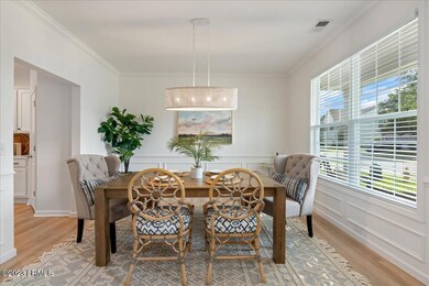 05-Dining Room