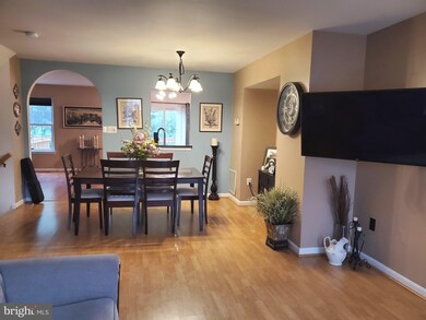 13126 Kidwell Field Rd, Herndon, VA 20171 - photo 3