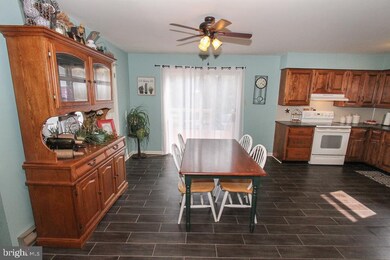 12 Cherry St, Bechtelsville, PA 19505 - photo 4