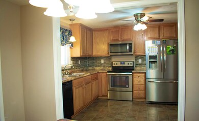 7208 Applegate Ln, Louisville, KY 40228 - photo 7