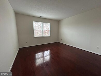 7204 Bogley Rd unit 303, Windsor Mill, MD 21244 - photo 4