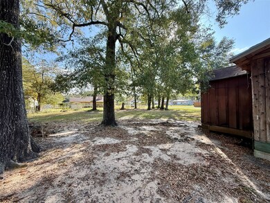 811 S Fenner Ave, Cleveland, TX 77327 - photo 6